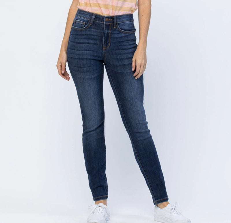 High Rise Relaxed Fit Dark Clean Jeans