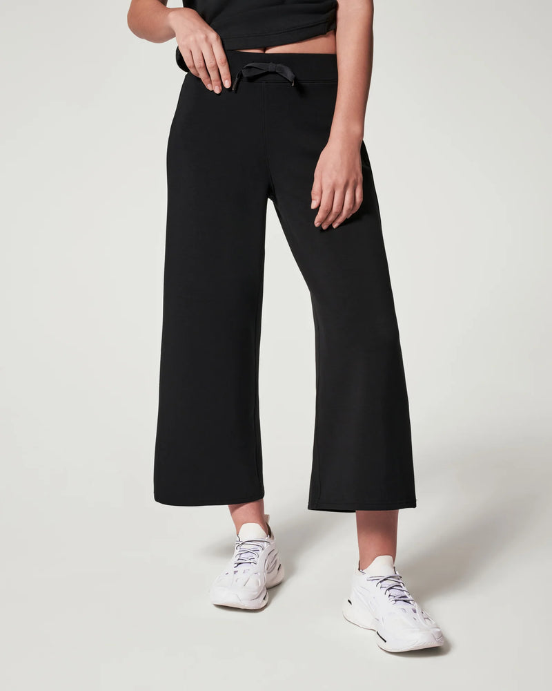 AirEssentials Cropped Wide Leg